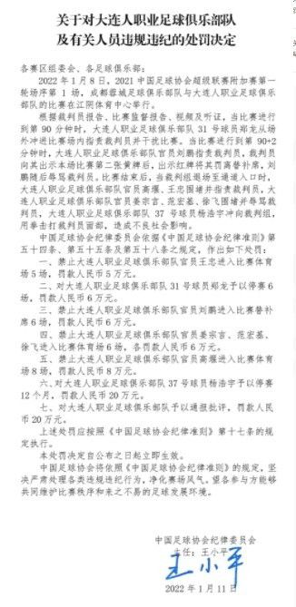 将军澳追车戏中，甄子丹驾车追击骑摩托的谢霆锋，二人街头飙车隔窗打斗的热血场面给观众留下了深刻的印象